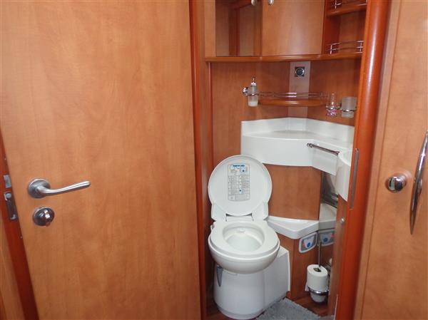 Grote foto carthago chic s plus ii 52 s plus caravans en kamperen campers