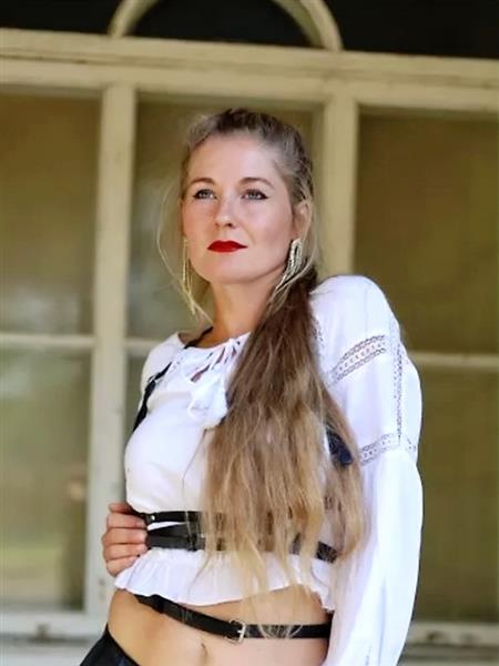 Grote foto single vrouw zoekt contact contacten en berichten vrouw zoekt man