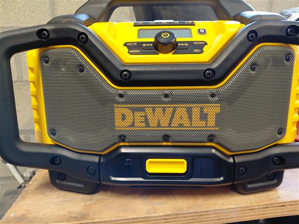 Grote foto nieuwe dewalt werfradio dcr027 audio tv en foto radio