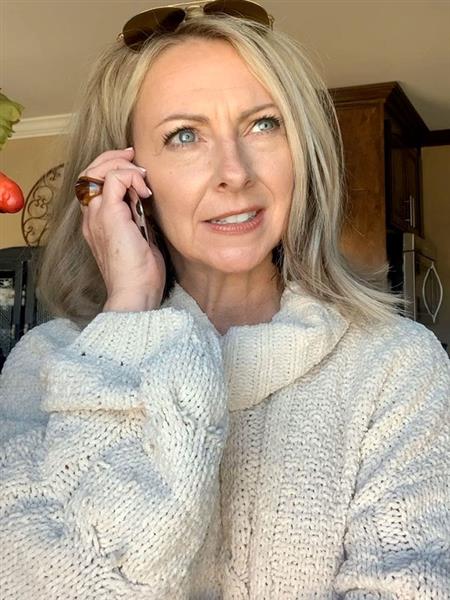 Grote foto gezellige dame van 53 zoekt lieve man contacten en berichten vrouw zoekt man