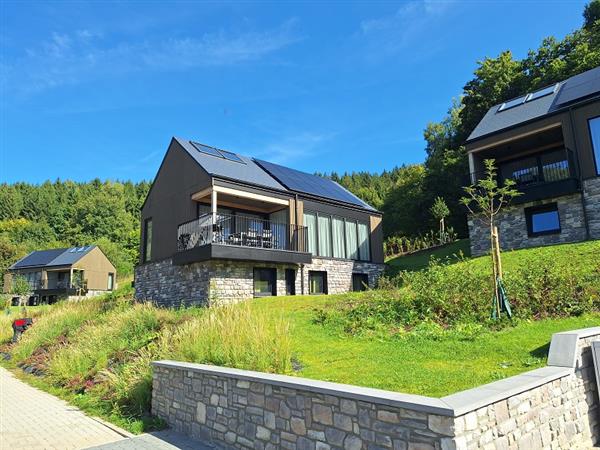 Grote foto luxe villa op een vakantiepark in de natuur. vakantie belgi