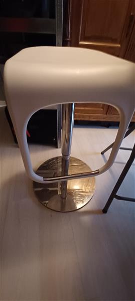 Grote foto bartafel en 2 barkrukken huis en inrichting krukken en barkrukken