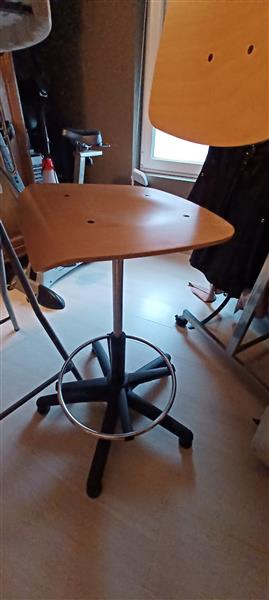 Grote foto bartafel en 2 barkrukken huis en inrichting krukken en barkrukken