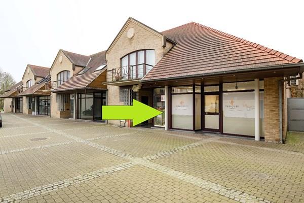 Grote foto handelsruimte met potentieel in hartje pittem bedrijfspanden winkelruimte te koop