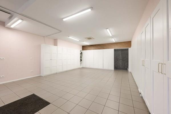 Grote foto handelsruimte met potentieel in hartje pittem bedrijfspanden winkelruimte te koop