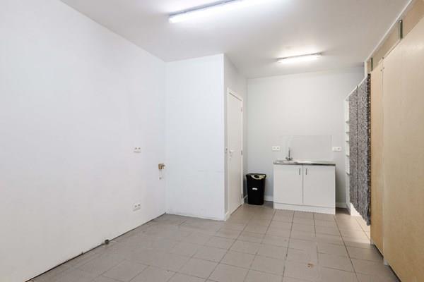 Grote foto handelsruimte met potentieel in hartje pittem bedrijfspanden winkelruimte te koop