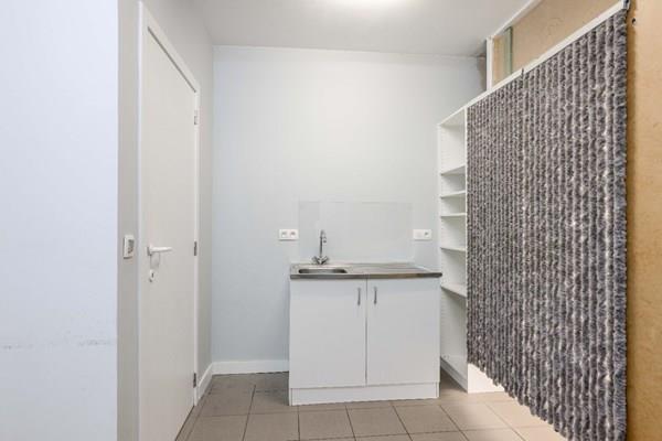 Grote foto handelsruimte met potentieel in hartje pittem bedrijfspanden winkelruimte te koop