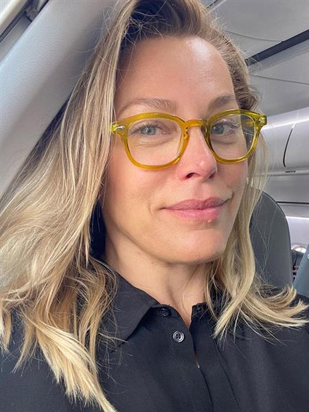 Grote foto zoek jij een leuke vrolijke vrouw contacten en berichten vrouw zoekt man