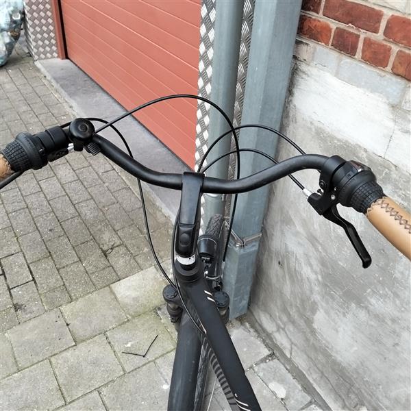 Grote foto damesfiets mag weg wegens auto fietsen en brommers damesfietsen