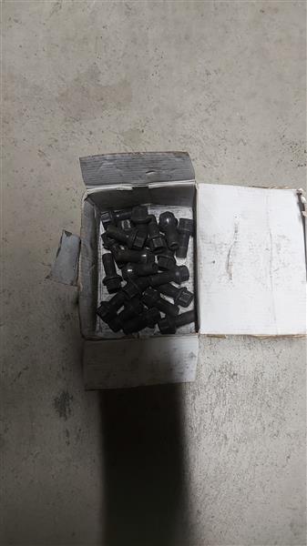 Grote foto winterbanden op velg auto onderdelen banden en velgen