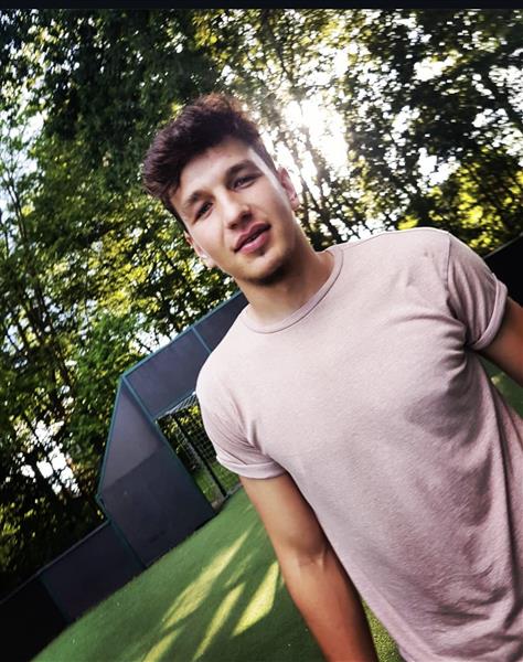 Grote foto jongeman van 27 zoekt sugarmommy erotiek sugar mommy