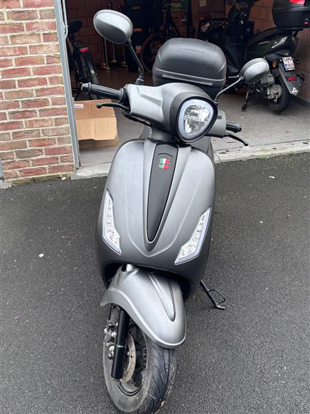 Grote foto gts bravo klasse a fietsen en brommers scooters