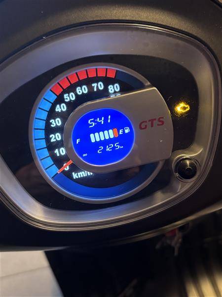 Grote foto gts bravo klasse a fietsen en brommers scooters