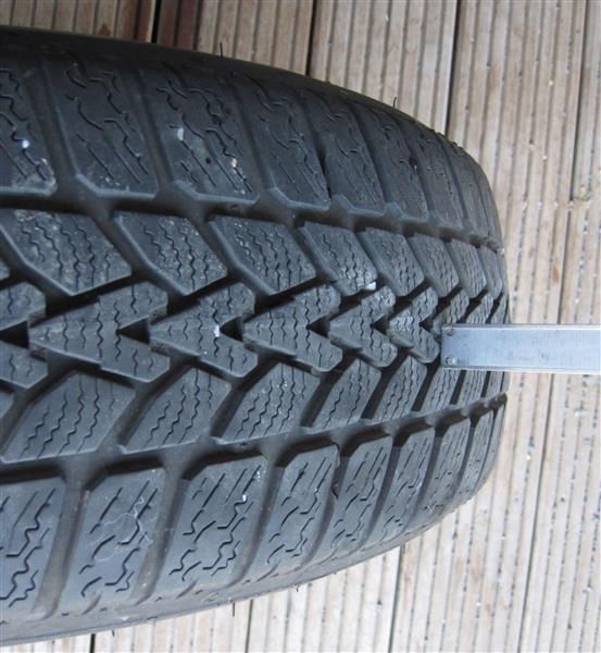 Grote foto set winterbanden op stalen velg audi a1 auto onderdelen banden en velgen