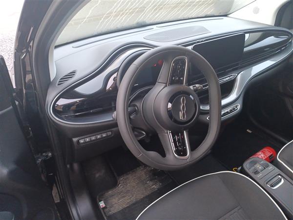 Grote foto te koop fiat 500e 87 kw full electric 6300km auto fiat