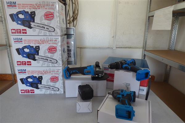 Grote foto boomzagen tuin en terras tuingereedschap