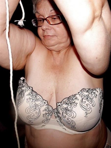 Grote foto zoek je een oudere onderdanige vrouw erotiek vrouw zoekt nmalig contact man