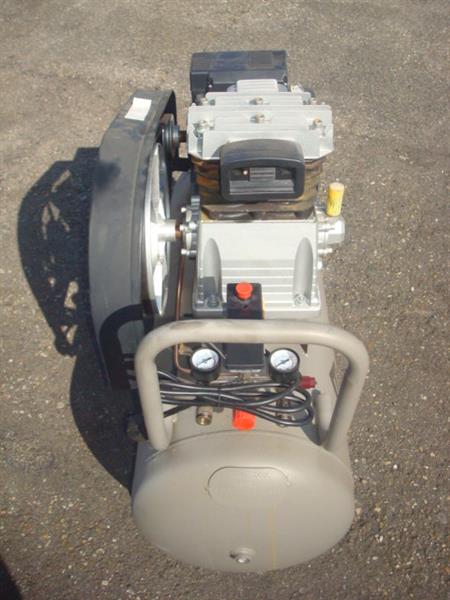 Grote foto compressor 2 2kw 230v 10 bar 100l tank auto diversen gereedschap