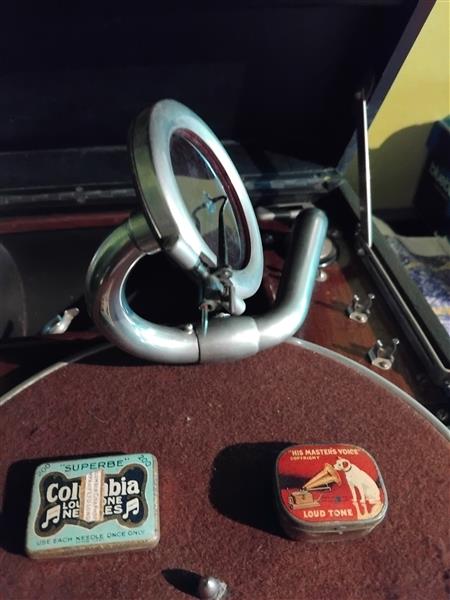 Grote foto antieke grammafoonspeler mhv antiek en kunst tv audio radio