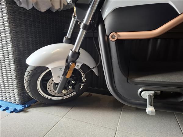 Grote foto miku max e scooter 45km uur fietsen en brommers overige merken