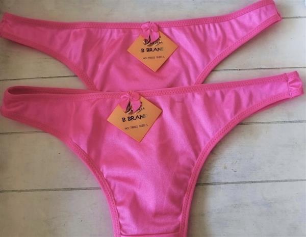 Grote foto gesatineerde string in zachte fuchsia kleur kleding dames ondergoed en lingerie