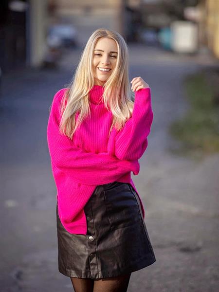 Grote foto single zoekt gezelligheid contacten en berichten vrouw zoekt man