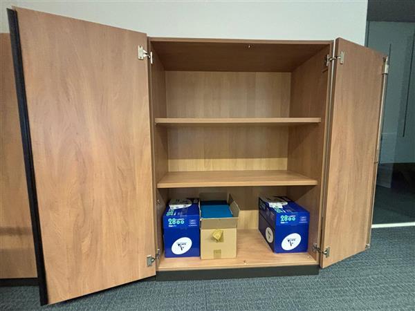 Grote foto tall office cabinets two units avalible huis en inrichting bureaustoelen