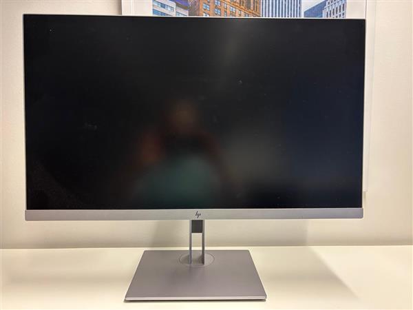 Grote foto pc screens two units are availible computers en software monitoren