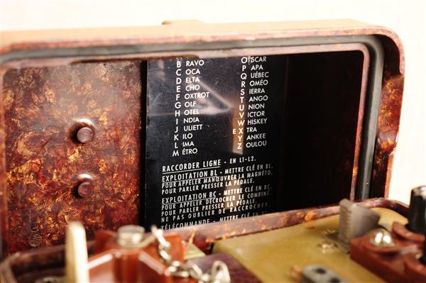 Grote foto oude franse veldtelefoon in goede staat audio tv en foto beamers en projectie apparatuur