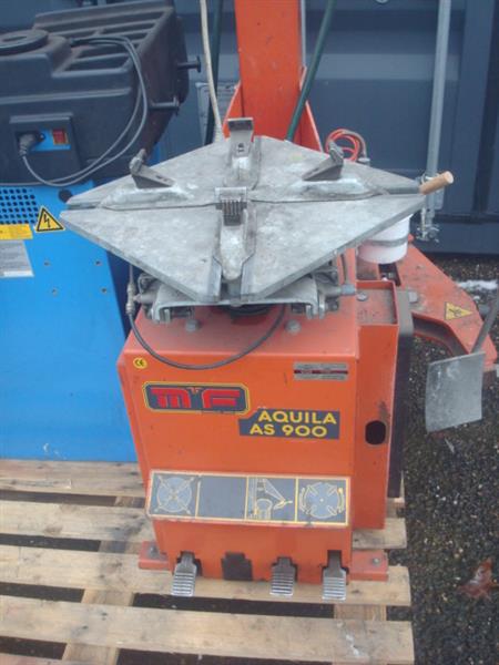 Grote foto banden de montage apparaat en balanceer auto diversen gereedschap