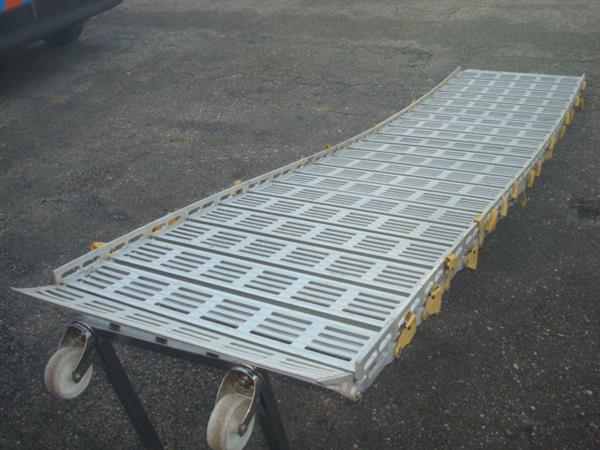 Grote foto oprijplaat roll a rampe oprolbaar auto diversen gereedschap