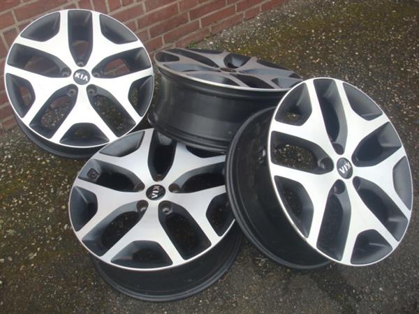 Grote foto 19 inch originele kia sportage jenzan 5x114.3 auto onderdelen banden en velgen