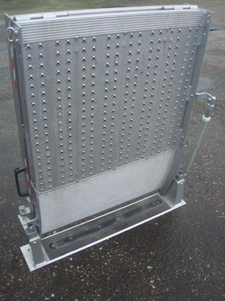 Grote foto oprijplaat van het merk altec auto diversen gereedschap