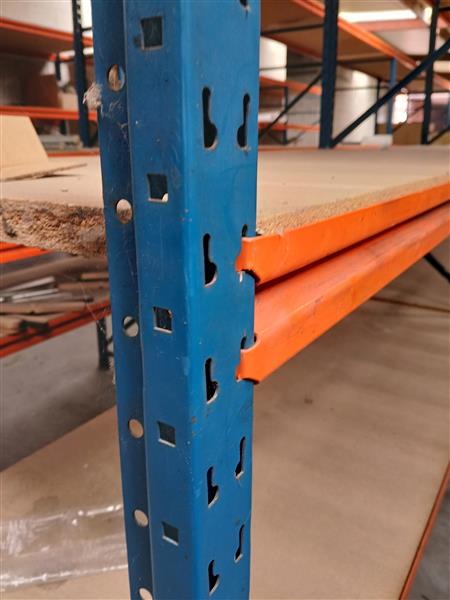 Grote foto grootvakstellingen direct beschikbaar zakelijke goederen magazijn stelling en opslag