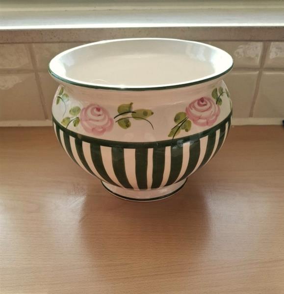 Grote foto mooie grote handgeschilderde bloempot nieuw huis en inrichting woningdecoratie