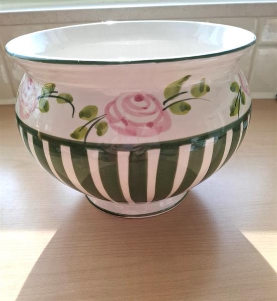 Grote foto mooie grote handgeschilderde bloempot nieuw huis en inrichting woningdecoratie