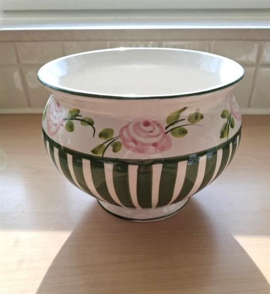 Grote foto mooie grote handgeschilderde bloempot nieuw huis en inrichting woningdecoratie