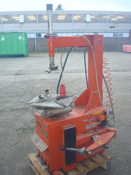 Grote foto banden de montage apparaat mf aquila as 900 380v auto diversen gereedschap