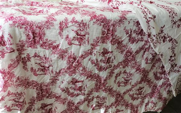 Grote foto dekbed met stijlvolle wijnrode toile de jouy print huis en inrichting beddengoed