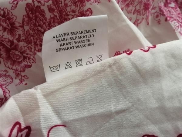 Grote foto dekbed met stijlvolle wijnrode toile de jouy print huis en inrichting beddengoed