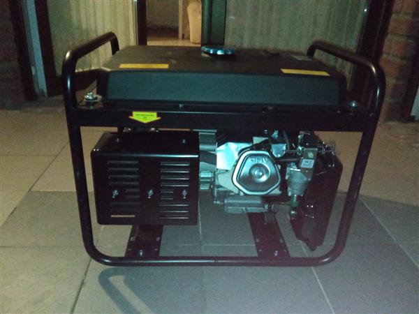 Grote foto stroom aggregaat hbm machines 5500w doe het zelf en verbouw aggregaten