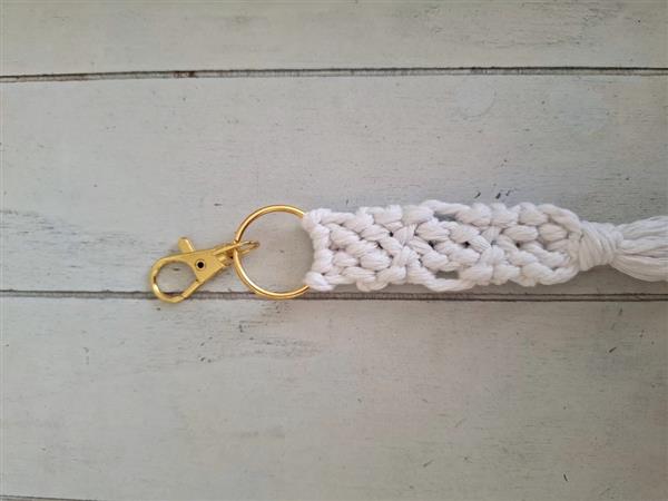 Grote foto nieuwe sleutelhanger in witte macrame sieraden tassen en uiterlijk sleutelhangers