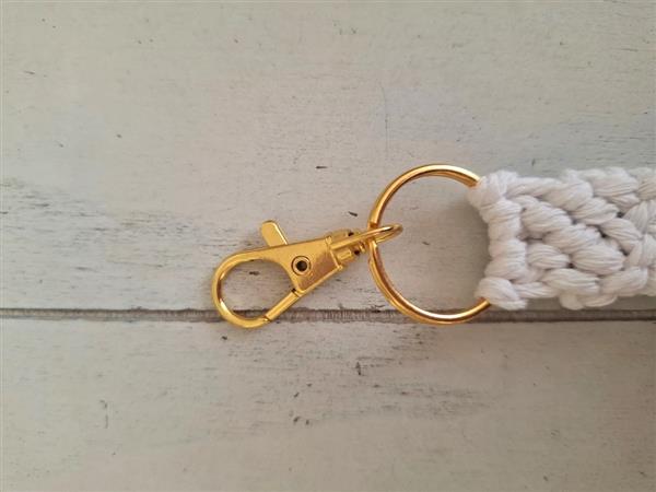 Grote foto nieuwe sleutelhanger in witte macrame sieraden tassen en uiterlijk sleutelhangers