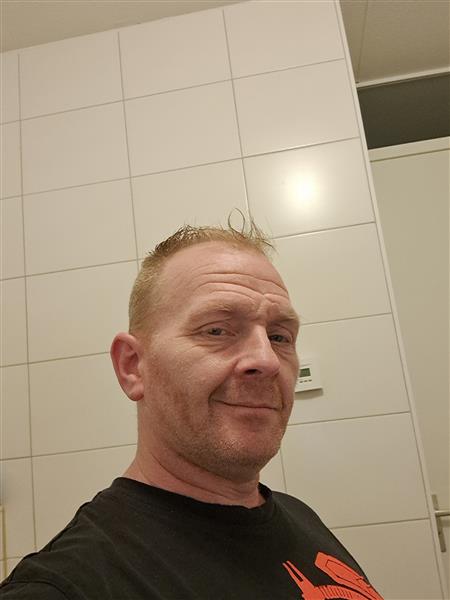 Grote foto alleen is ook maar alleen erotiek man zoekt vrouwelijke sekspartner