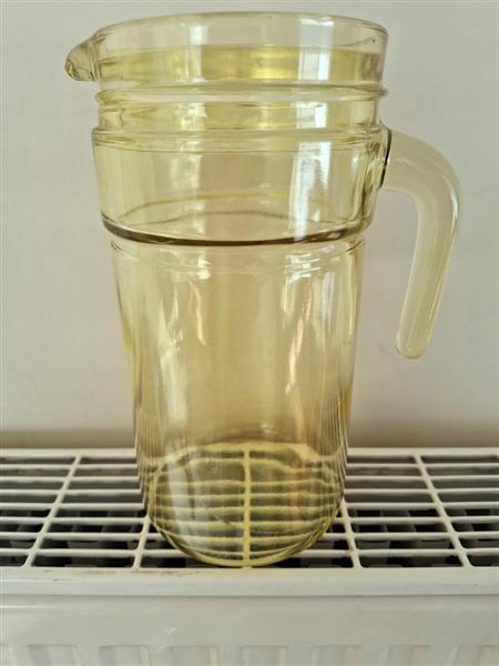 Grote foto vintage schenkkan sapkan in geel glas nieuw huis en inrichting servies