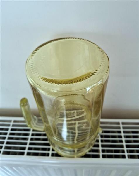 Grote foto vintage schenkkan sapkan in geel glas nieuw huis en inrichting servies