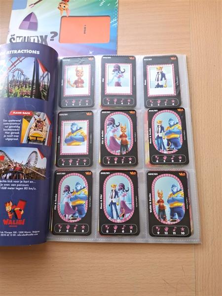 Grote foto walibi verzamelalbum met kaarten en stickers verzamelen supermarktacties
