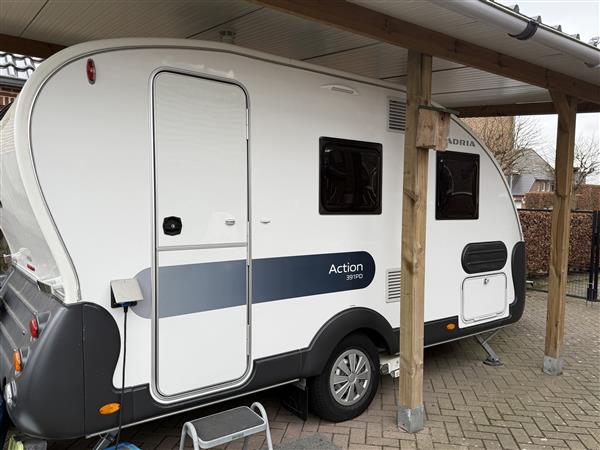Grote foto adria action 391 pd 2020 met mover luifel caravans en kamperen caravan