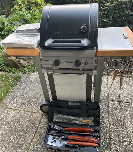 Grote foto gasbarbecue tuin en terras barbecues en vuurkorven