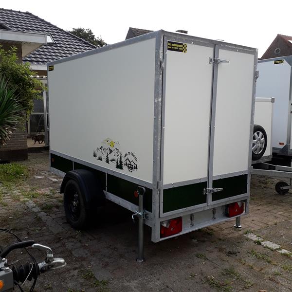 Grote foto gesloten aanhangwagen roca auto diversen aanhangers